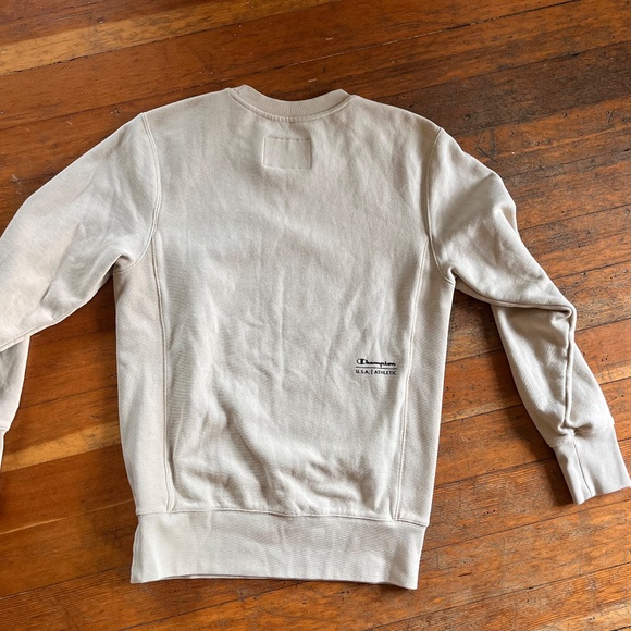 Vintage Champion Sweatshirt - Picture 10 of 11